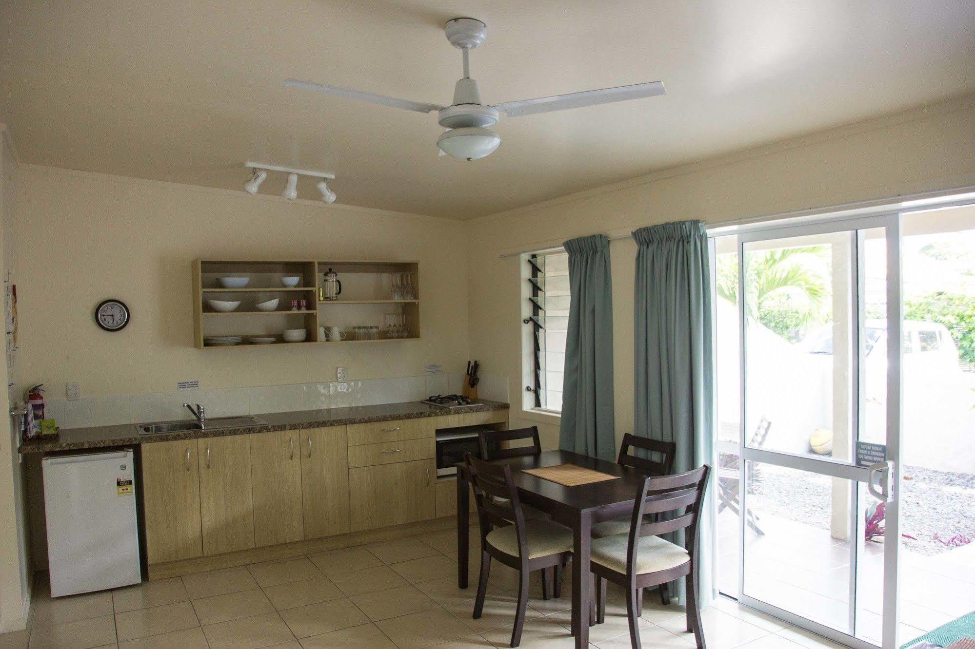 Coral Sands Apartments Rarotonga Exterior photo